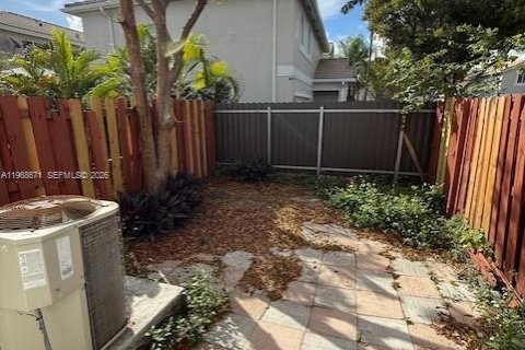 Casa en venta en Doral, Florida, 3 dormitorios, 123.37 m2 № 2029965 - foto 3