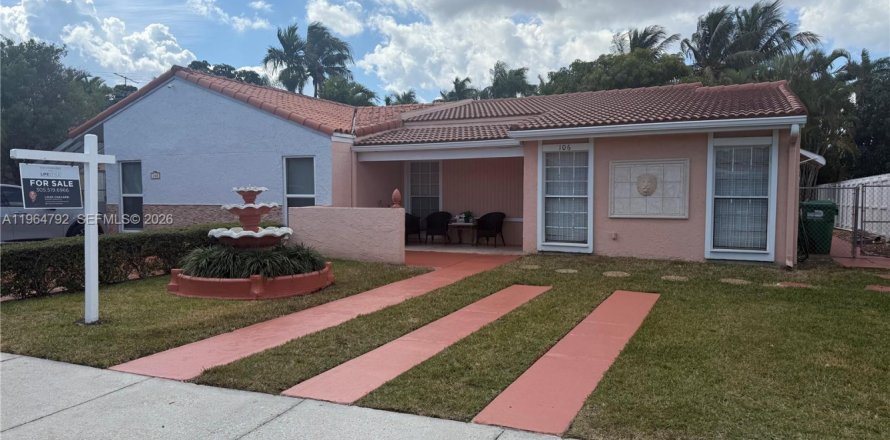 Townhouse in Miami, Florida 3 bedrooms, 102.19 sq.m. № 2026082