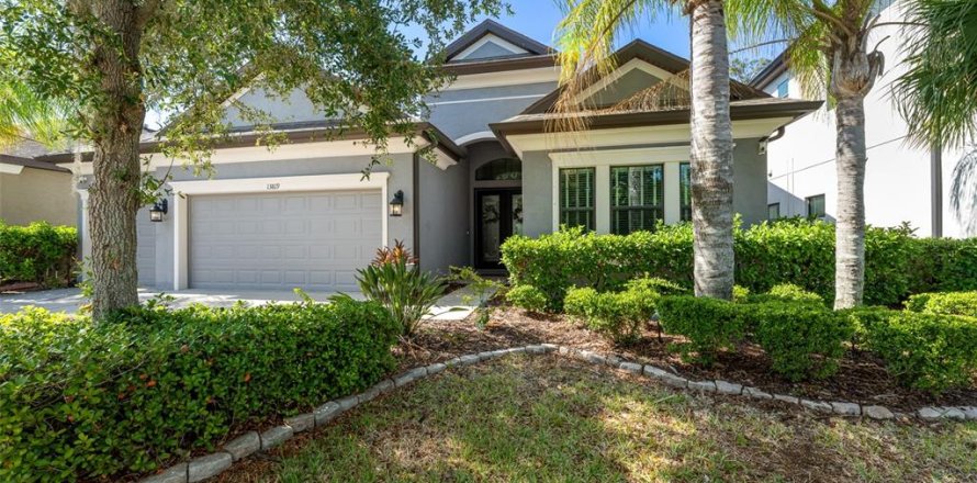 Casa en Riverview, Florida 4 dormitorios, 243.13 m2 № 2210355