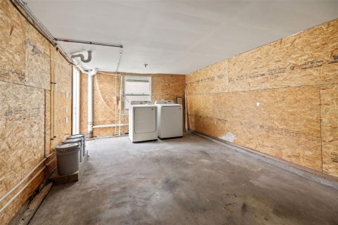 House in Saint Petersburg, Florida 2 bedrooms, 89.74 sq.m. № 1912908 - photo 17