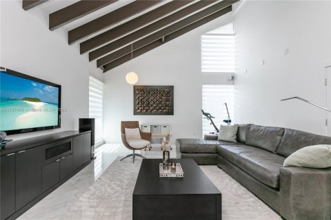 Casa en venta en Bay Harbor Islands, Florida, 4 dormitorios, 465.35 m2 № 1486586 - foto 14