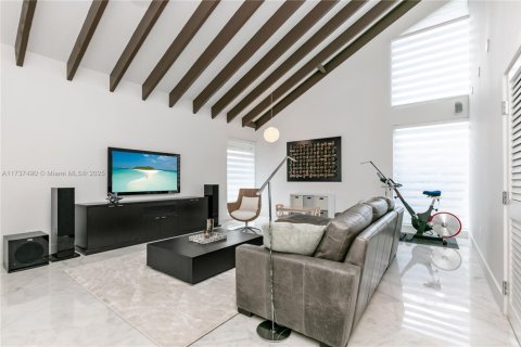Casa en venta en Bay Harbor Islands, Florida, 4 dormitorios, 465.35 m2 № 1486586 - foto 15