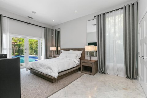 Casa en venta en Bay Harbor Islands, Florida, 4 dormitorios, 465.35 m2 № 1486586 - foto 25