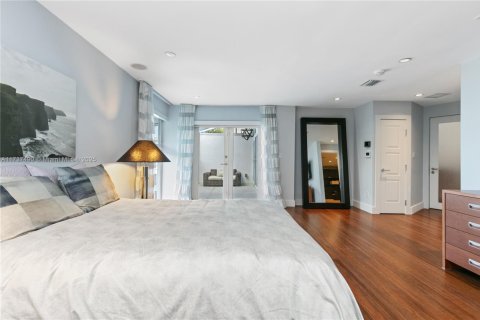 Casa en venta en Bay Harbor Islands, Florida, 4 dormitorios, 465.35 m2 № 1486586 - foto 28