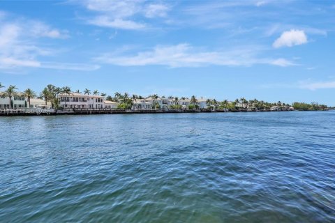 Condo in Hollywood, Florida, 2 bedrooms № 1896070 - photo 22