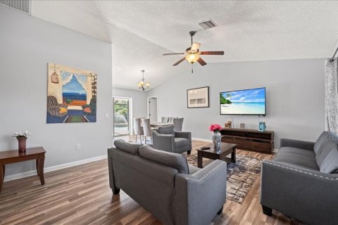 Casa en venta en Port Charlotte, Florida, 3 dormitorios, 176.14 m2 № 2155279 - foto 5