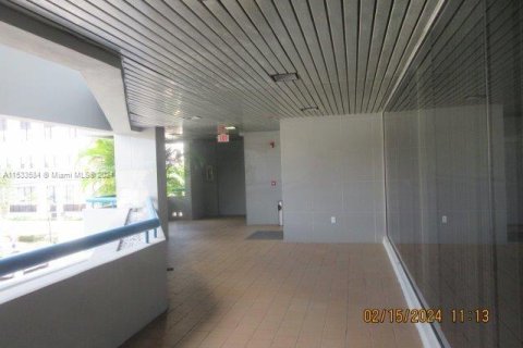 Commercial property in Coral Gables, Florida № 1811213 - photo 9
