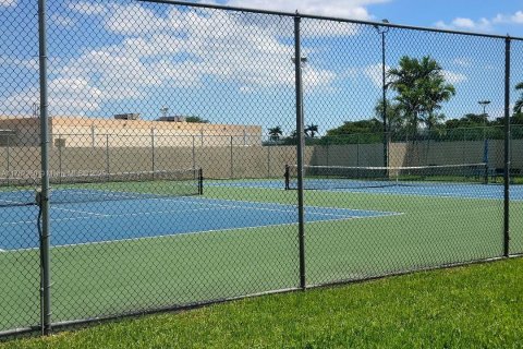 Copropriété à vendre à Miami, Floride: 2 chambres, 86.12 m2 № 1861244 - photo 7