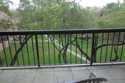 Copropriété à vendre à Miami, Floride: 2 chambres, 86.12 m2 № 1861244 - photo 4