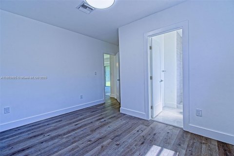 Casa en venta en Fort Lauderdale, Florida, 4 dormitorios, 149.39 m2 № 1875570 - foto 18
