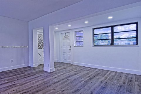 Casa en venta en Fort Lauderdale, Florida, 4 dormitorios, 149.39 m2 № 1875570 - foto 11