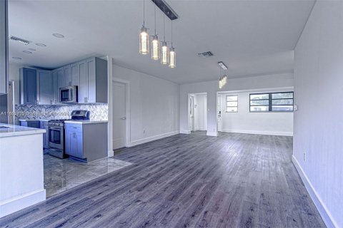 Casa en venta en Fort Lauderdale, Florida, 4 dormitorios, 149.39 m2 № 1875570 - foto 15