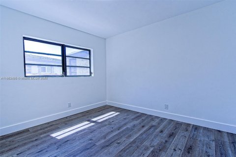 Casa en venta en Fort Lauderdale, Florida, 4 dormitorios, 149.39 m2 № 1875570 - foto 6