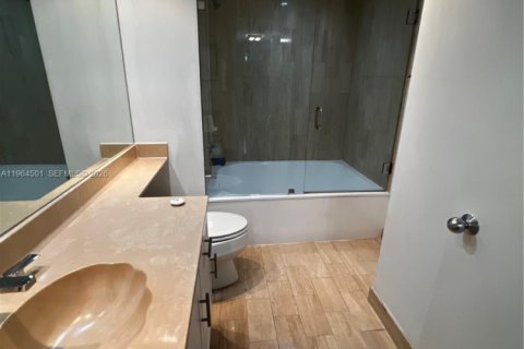 Снять в аренду кондоминиум в Майами, Флорида 1 спальня, 92.62м2, № 2081116 - фото 28
