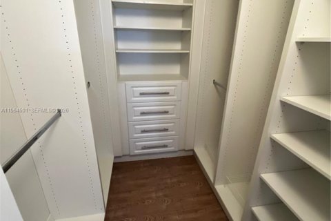 Снять в аренду кондоминиум в Майами, Флорида 1 спальня, 92.62м2, № 2081116 - фото 27