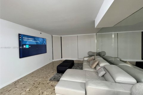 Снять в аренду кондоминиум в Майами, Флорида 1 спальня, 92.62м2, № 2081116 - фото 3
