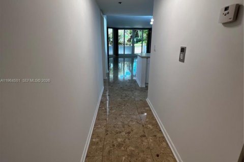 Снять в аренду кондоминиум в Майами, Флорида 1 спальня, 92.62м2, № 2081116 - фото 22