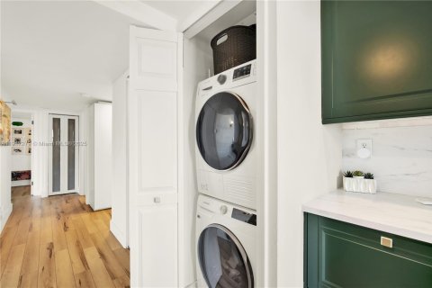 Купить кондоминиум в Майами, Флорида 2 спальни, 145.58м2, № 2053427 - фото 13