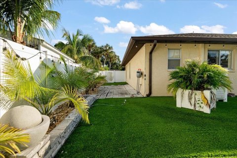 Appartement à louer à Bradenton, Floride: 3 chambres, 195.84 m2 № 2434653 - photo 9