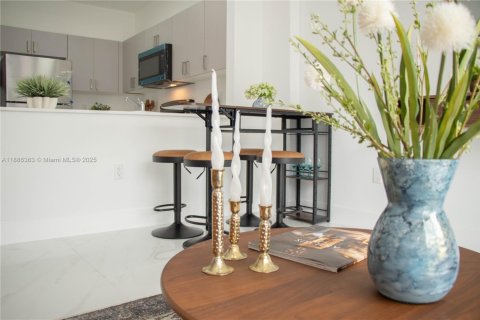 Apartamento en alquiler en Hialeah, Florida, 2 dormitorios, 75.81 m2 № 1933269 - foto 17