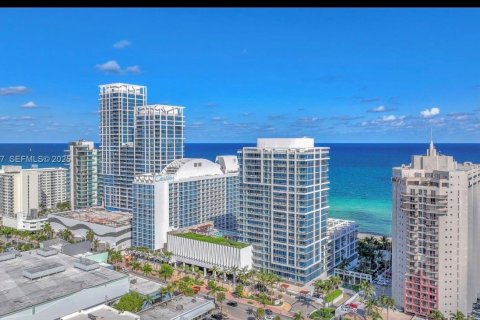 Condo in Miami Beach, Florida, 1 bedroom  № 2034511 - photo 2