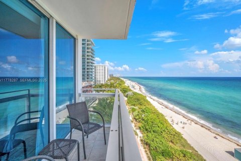 Condo in Miami Beach, Florida, 1 bedroom  № 2034511 - photo 22