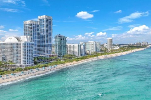 Condo in Miami Beach, Florida, 1 bedroom  № 2034511 - photo 11