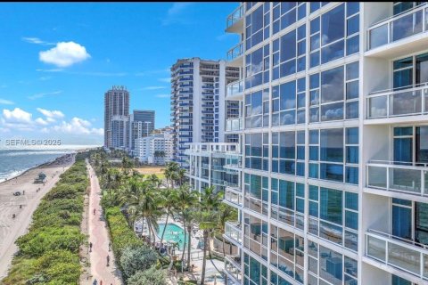 Condo in Miami Beach, Florida, 1 bedroom  № 2034511 - photo 10