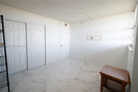 Купить кондоминиум в Дирфилд-Бич, Флорида 2 спальни, 111.48м2, № 2006937 - фото 29