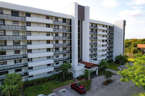 Купить кондоминиум в Дирфилд-Бич, Флорида 2 спальни, 111.48м2, № 2006937 - фото 4