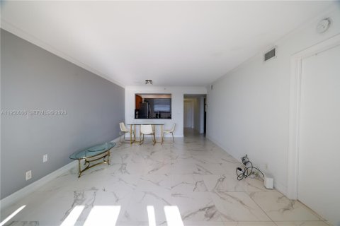 Купить кондоминиум в Дирфилд-Бич, Флорида 2 спальни, 111.48м2, № 2006937 - фото 11