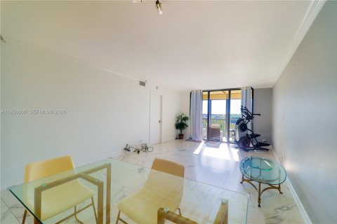 Купить кондоминиум в Дирфилд-Бич, Флорида 2 спальни, 111.48м2, № 2006937 - фото 12