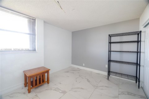 Купить кондоминиум в Дирфилд-Бич, Флорида 2 спальни, 111.48м2, № 2006937 - фото 30