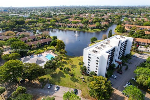 Купить кондоминиум в Дирфилд-Бич, Флорида 2 спальни, 111.48м2, № 2006937 - фото 5