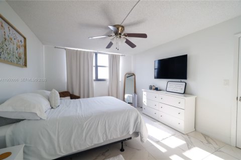 Купить кондоминиум в Дирфилд-Бич, Флорида 2 спальни, 111.48м2, № 2006937 - фото 20