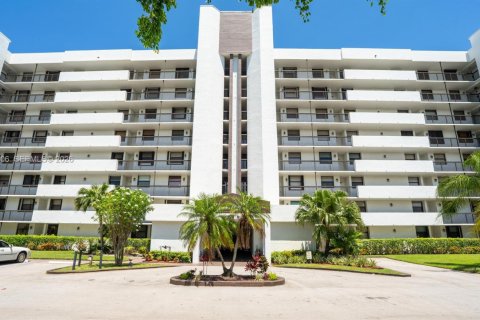 Кондоминиум с 2 спальнями в Дирфилд-Бич, Флорида № 2006937