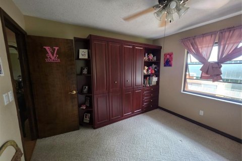 House in Punta Gorda, Florida 3 bedrooms, 191.94 sq.m. № 1833027 - photo 17