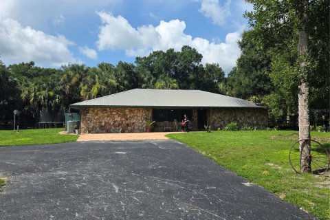 House in Punta Gorda, Florida 3 bedrooms, 191.94 sq.m. № 1833027 - photo 2