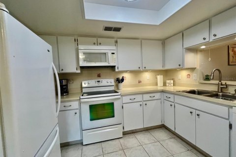 Condo in Clearwater, Florida, 2 bedrooms  № 2142327 - photo 6