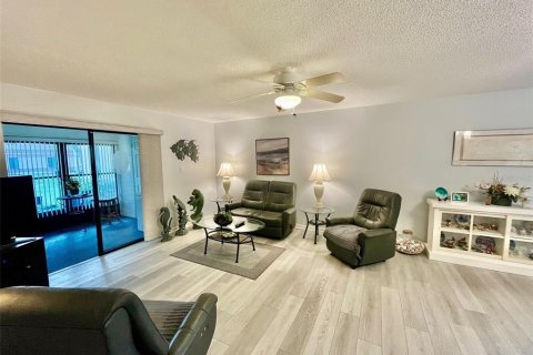 Condo in Clearwater, Florida, 2 bedrooms  № 2142327 - photo 13