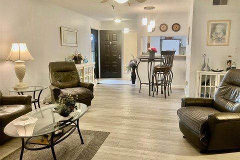 Condo in Clearwater, Florida, 2 bedrooms  № 2142327 - photo 16
