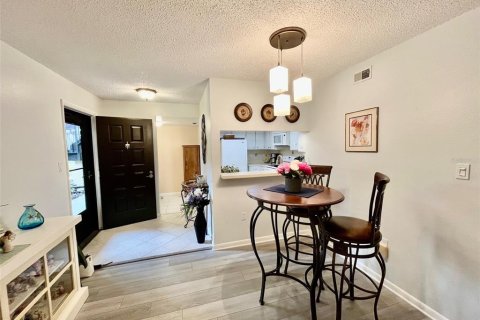 Condo in Clearwater, Florida, 2 bedrooms  № 2142327 - photo 17