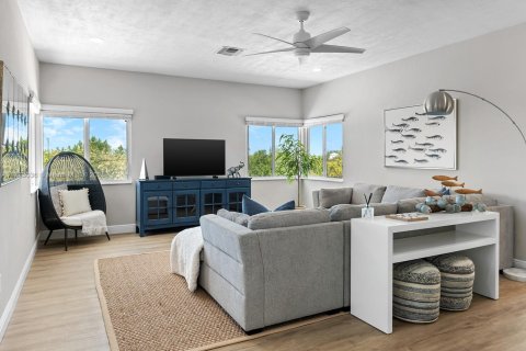 House in Marathon, Florida 7 bedrooms, 771.65 sq.m. № 1812253 - photo 22
