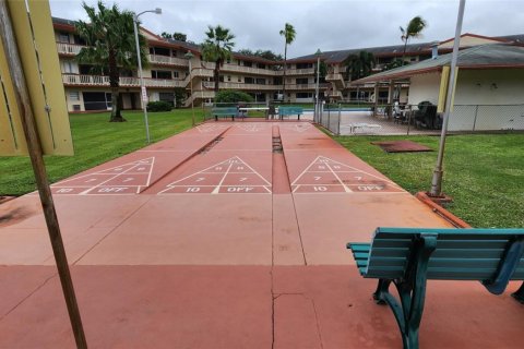 Copropriété à vendre à Hollywood, Floride: 2 chambres, 78.04 m2 № 851961 - photo 1