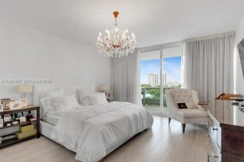 Condominio en alquiler en Miami, Florida, 2 dormitorios, 195.09 m2 № 2040771 - foto 11