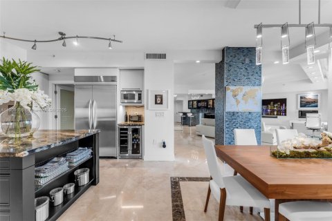 Condominio en venta en Fort Lauderdale, Florida, 2 dormitorios, 197.79 m2 № 1967360 - foto 27