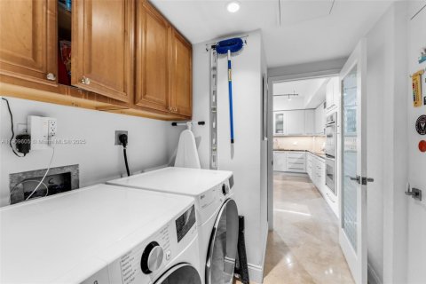 Condominio en venta en Fort Lauderdale, Florida, 2 dormitorios, 197.79 m2 № 1967360 - foto 25