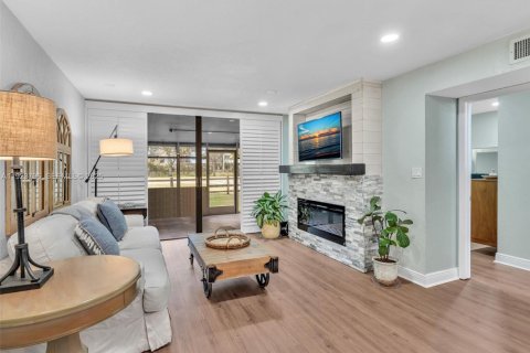 Casa en venta en Pembroke Pines, Florida, 3 dormitorios, 120.68 m2 № 1984172 - foto 6