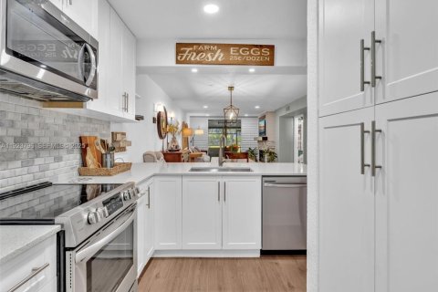 Casa en venta en Pembroke Pines, Florida, 3 dormitorios, 120.68 m2 № 1984172 - foto 15