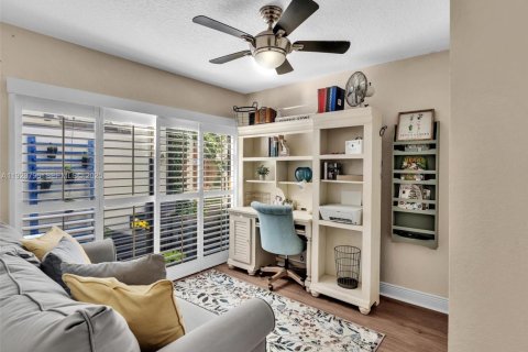 Casa en venta en Pembroke Pines, Florida, 3 dormitorios, 120.68 m2 № 1984172 - foto 20